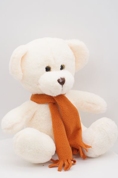 Мягкая игрушка Мишка Аха Великолепный малый 24/32 см во флисовом кирпичном шарфе , 0937224S-26