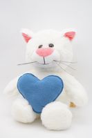 Мягкая игрушка Кошка Глория, 24/35 см, с шариками для мелкой моторики, с голубым сердцем, 0800823-60