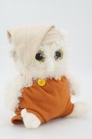 Мягкая игрушка Сова Лия, светлая в кирпичном флисовом комбинезоне и бежевом колпаке, 08184A24-37-57