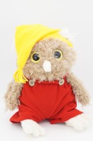 Мягкая игрушка Сова Лия темная, в красном флисовом комбинезоне и жёлтом колпаке с кисточкой, 08184C24-21-29