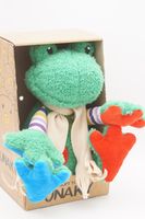 Мягкая игрушка в маленькой подарочной коробке Лягушка Герда, 20 см, с шариками для мелкой моторики в бежевом шарфе, 0888020-53K
