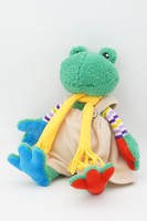 Мягкая игрушка Лягушка Герда в бежевом комбинезоне и жёлтом шарфе,  20 см, 0888020-64-67
