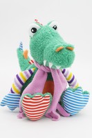 Мягкая игрушка Дракончик Роб с шариками для мелкой моторики. 20 см, в розовом флисовом шарфе, 0888320-51