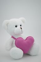 Мягкая игрушка Мишка Аха белоснежный , 24/32 см, сердце флис розовый, 0913424S-33